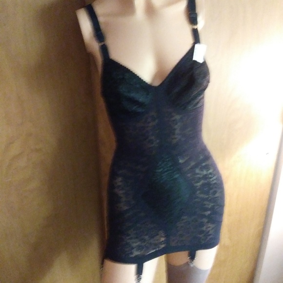 DAVIDTHEWEBGUY; I SELL VINTAGE LINGERIE & SHOES - Picture 4 of 6